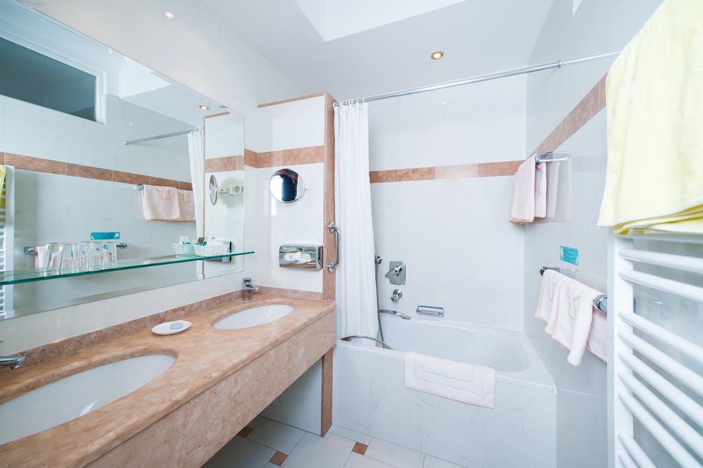 Hotel Seegarten 4*